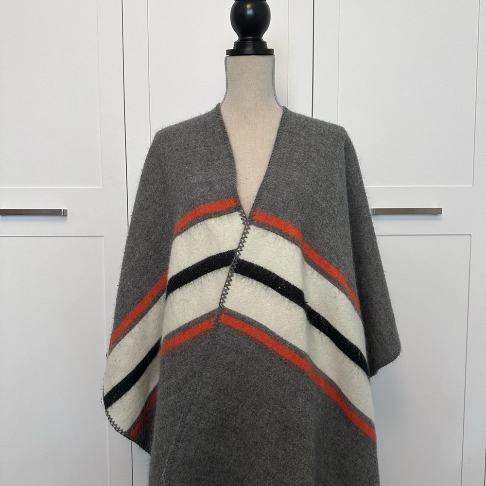 Steve Madden Shawl/Wrap